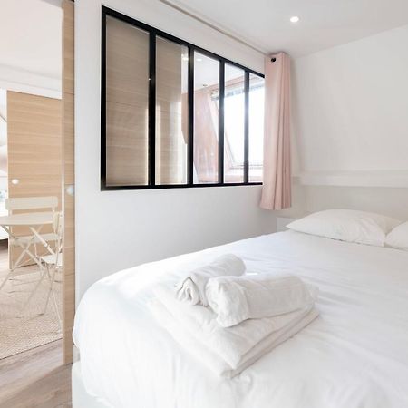 Amazing Apartment Under The Roof In Paris 8Th Buitenkant foto