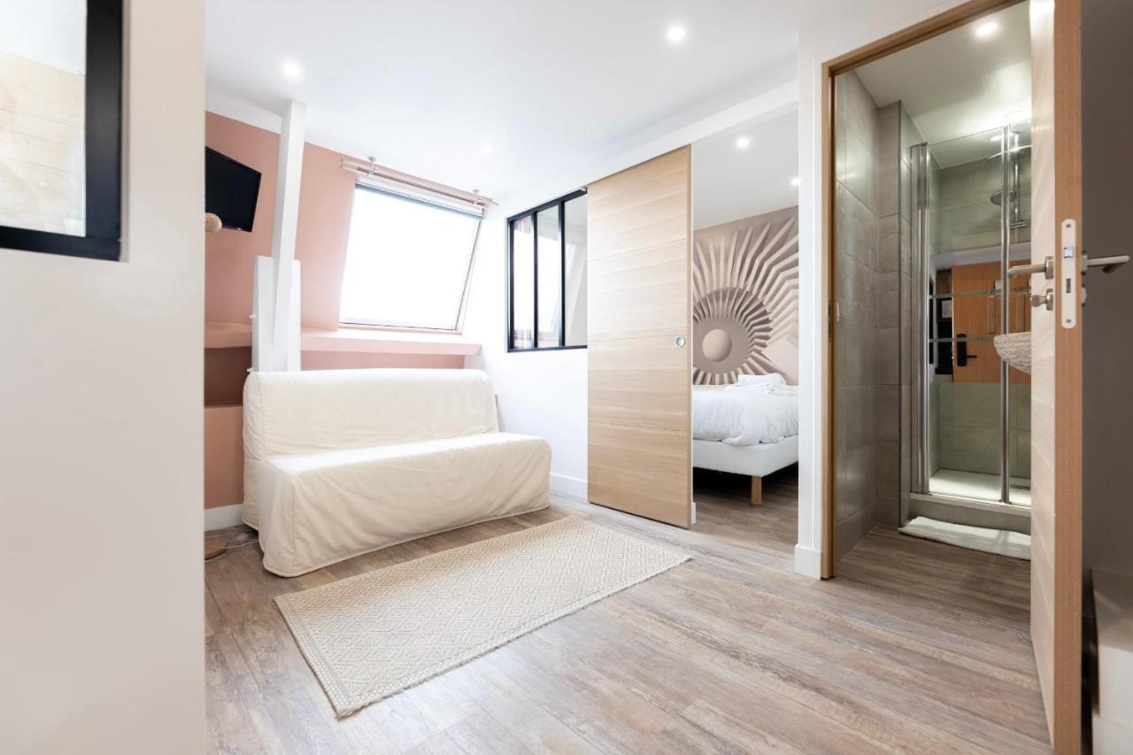 Amazing Apartment Under The Roof In Paris 8Th Buitenkant foto